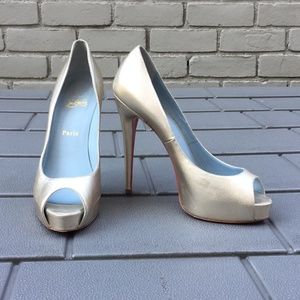 CHRISTIAN LOUBOUTIN Hyper Prive Calf Peep Toe